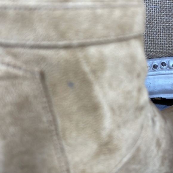 Newport News•Carmel Color•Boots - Picture 5 of 9